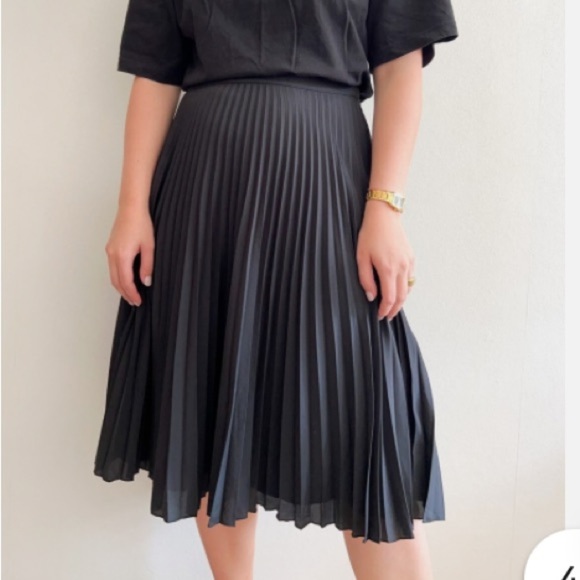 Burberry Uniform Black Pleated Midi Skirt Classic A-line - Picture 9 of 10